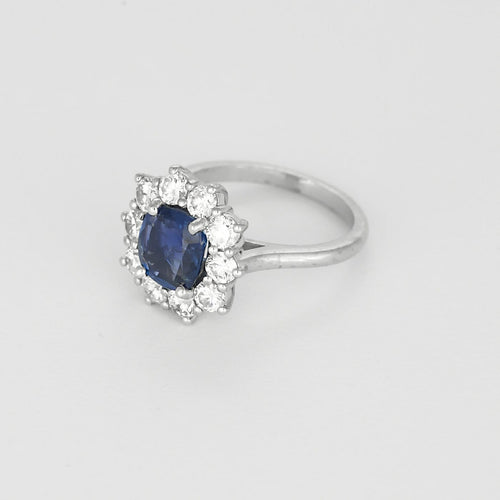 53 Bague marguerite en or blanc, saphir non chauffé et diamants 58 Facettes EB12