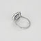 53 Bague marguerite en or blanc, saphir non chauffé et diamants 58 Facettes EB12