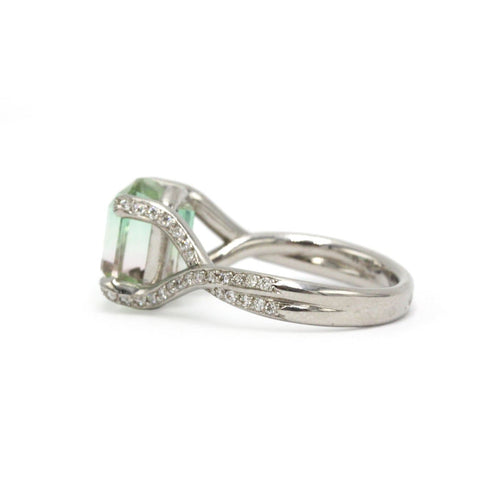 53 Bague en or blanc, diamants et tourmaline watermelon 58 Facettes 260198R