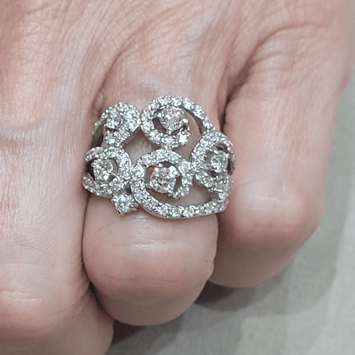 52 Bague en or blanc 18k et diamants 58 Facettes T523