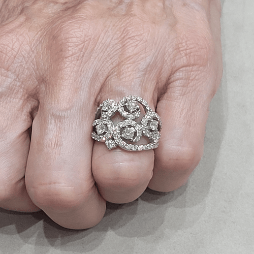 52 Bague en or blanc 18k et diamants 58 Facettes T523
