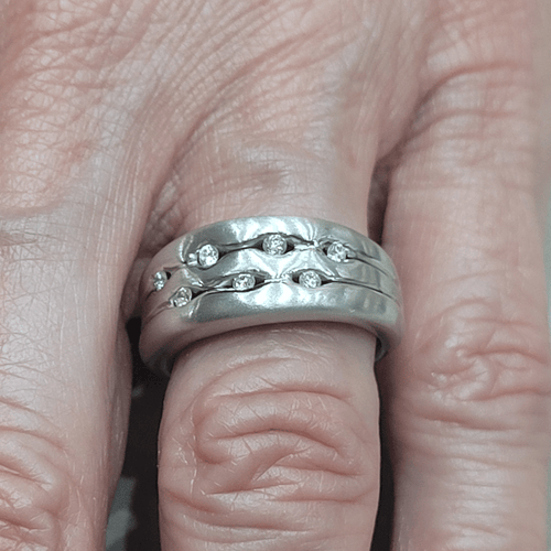 53 Bague en or blanc 18k et diamants 58 Facettes S130
