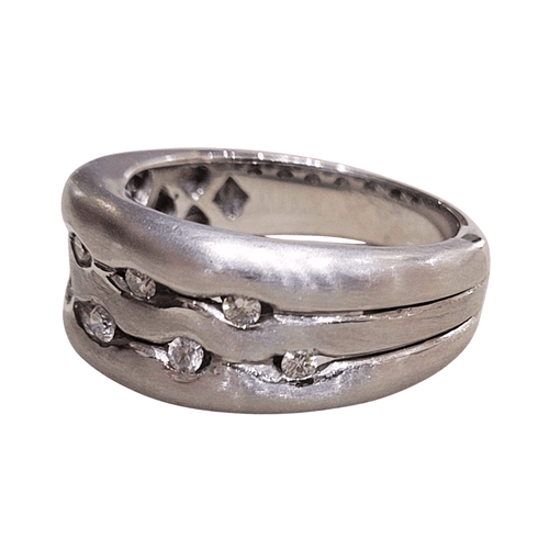 53 Bague en or blanc 18k et diamants 58 Facettes S130