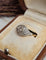 52 Art déco - Bague en or jaune, platine et diamant 58 Facettes 743