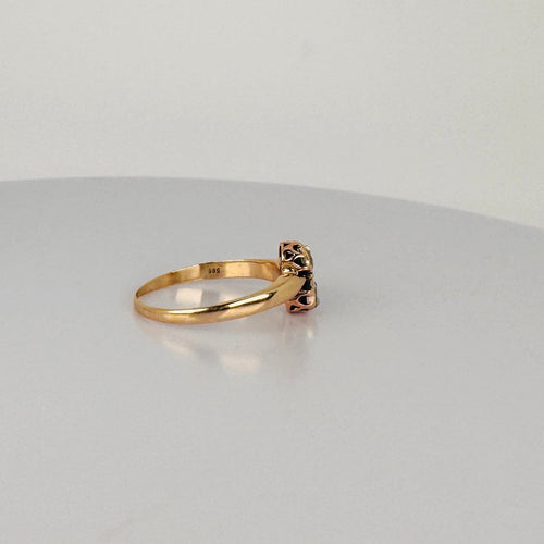 https://cdn.shopify.com/s/files/1/0829/5212/6812/files/Antique14KYellowGoldRingwithRoseCutDiamondssieright.jpg?v=1785926192
