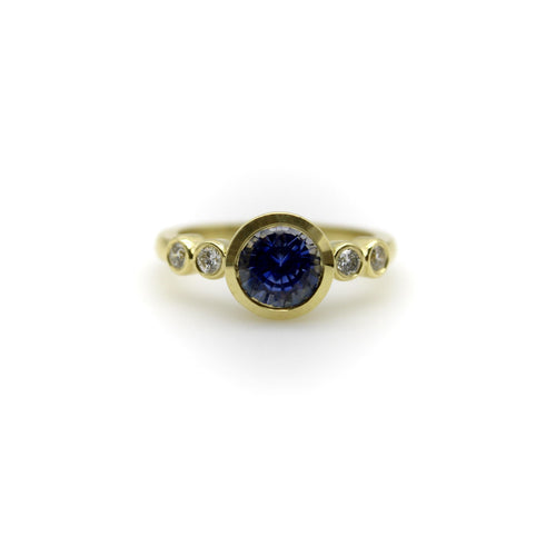 Bague 48 Signature - Bague en or 18 ct avec saphir et diamants 58 Facettes 11183