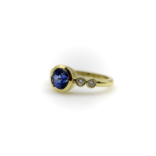 Bague 48 Signature - Bague en or 18 ct avec saphir et diamants 58 Facettes 11183