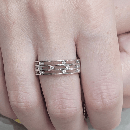 55.5 Bague en or blanc 18 carats et diamants 58 Facettes S104