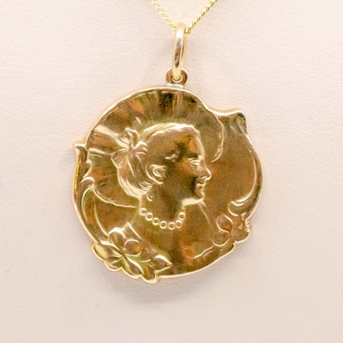 Pendentif camée Art nouveau en or 14 ct 58 Facettes 13061EA6453F4893B4D66785777256D2