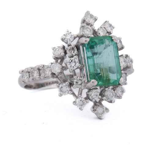 54 Bague en or blanc 18 kt avec émeraude et diamants 58 Facettes AN730 (0599)