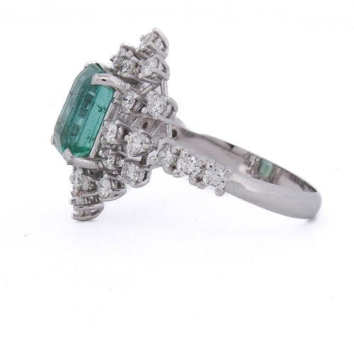 54 Bague en or blanc 18 kt avec émeraude et diamants 58 Facettes AN730 (0599)