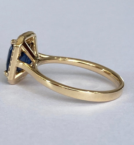 53 ALGT - Bague en or jaune 18 ct avec spinelle et diamants 58 Facettes ring