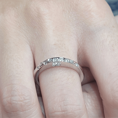 54 Bague en or blanc 18k et diamants 58 Facettes S98