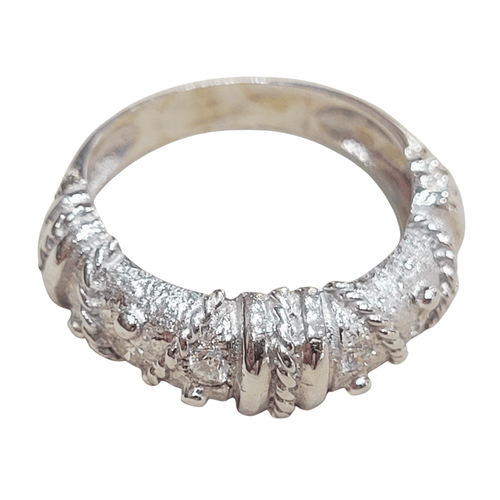 55 Bague en or blanc 18k et diamants 58 Facettes T490