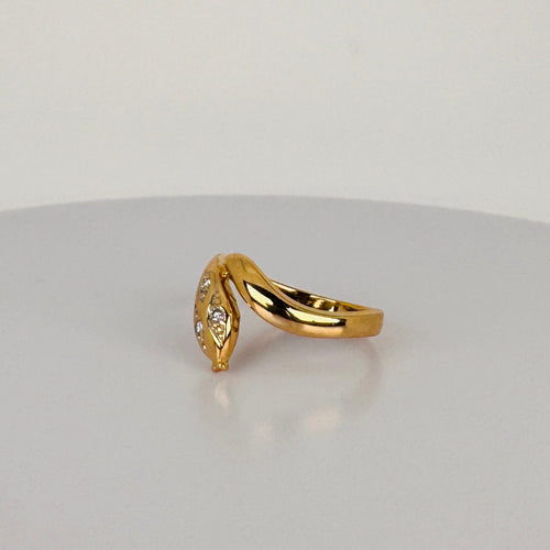 https://cdn.shopify.com/s/files/1/0829/5212/6812/files/Vintage14KYellowGoldSnakeRingwithDiamonds3.jpg?v=1786095421