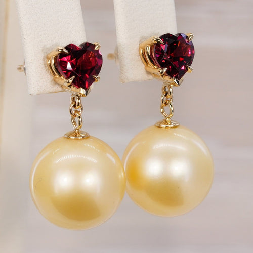 Boucles d'oreilles Boucles d'oreilles en or jaune 14 ct, grenats cœur et perles 58 Facettes E035