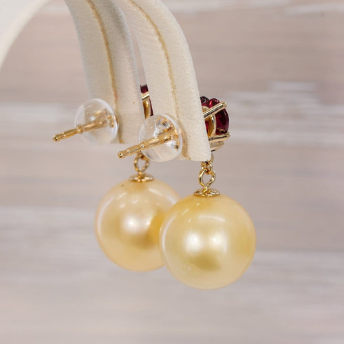 Boucles d'oreilles Boucles d'oreilles en or jaune 14 ct, grenats cœur et perles 58 Facettes E035