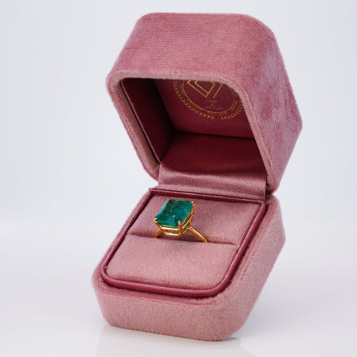 60 Bague en or jaune 18 carats avec émeraude naturelle 58 Facettes R0011