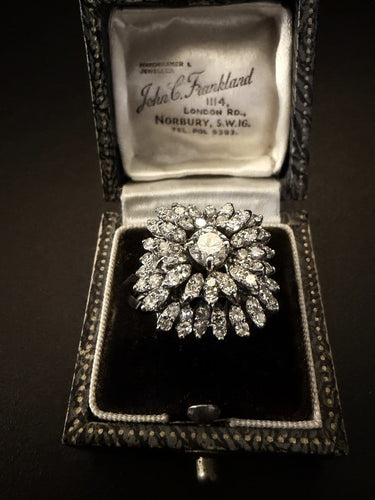 54 Bague florale années 60 en or blanc et diamants 58 Facettes ANE455 PP