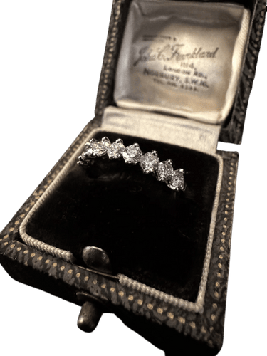 55 Tiffany & Co. - Bague alliance en or blanc et diamants 58 Facettes ANE4524  MT