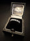 55 Tiffany & Co. - Bague alliance en or blanc et diamants 58 Facettes ANE4524  MT