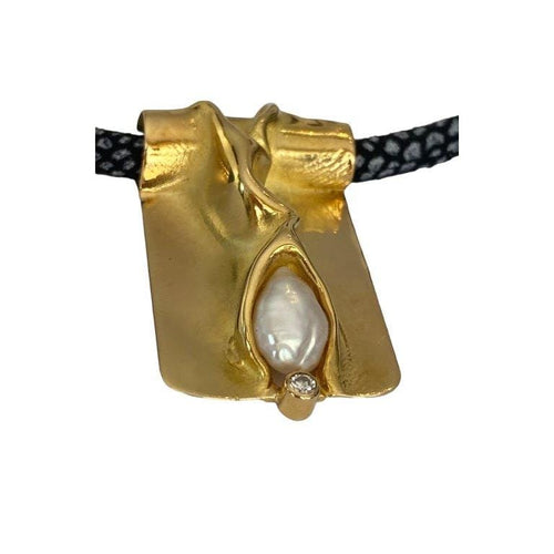 Jean-Pierre De Saedeleer - Collier pendentif en or jaune et perle 58 Facettes collier