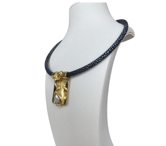 Jean-Pierre De Saedeleer - Collier pendentif en or jaune et perle 58 Facettes collier