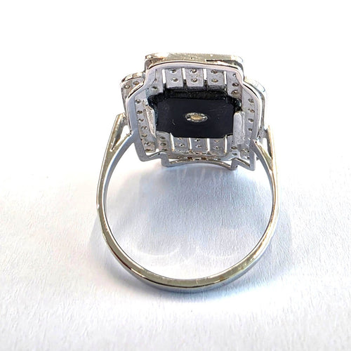 59 Bague en or blanc 18 ct avec diamants et onyx 58 Facettes 286/26 E