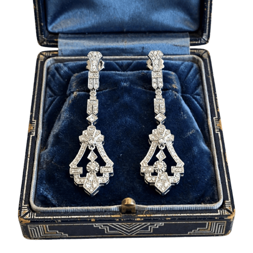 Art déco - Boucles d'oreilles en or blanc 18 kt et diamants 58 Facettes 494/26 G