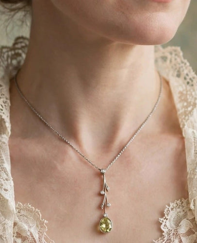 Collier pendentif en or blanc 18 ct avec diamants et péridot 58 Facettes 1921 F