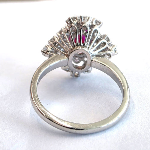 Bague 52 Bague en or blanc 18 ct, rubis et diamants 58 Facettes 274/26 E 159/26