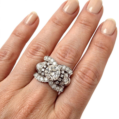 58 Bague en or blanc 18 ct avec diamant old mine et diamants 58 Facettes 518/26 B