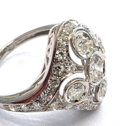 54 Bague en or blanc 18 kt avec diamants 58 Facettes 296/26 C