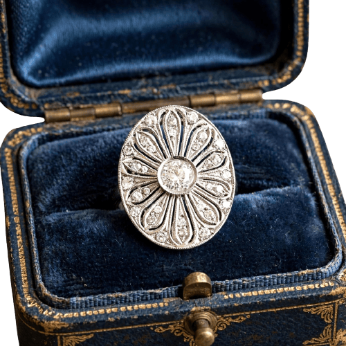53 Bague en platine et diamants 58 Facettes 103/26 i