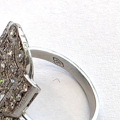 48 Bague en platine avec diamants 58 Facettes 417/26 F