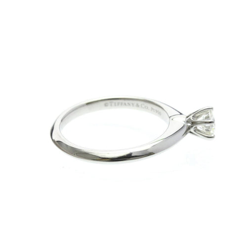 46 Tiffany & Co. Tiffany Setting - Bague solitaire en platine et diamant 58 Facettes ytizu78tuc
