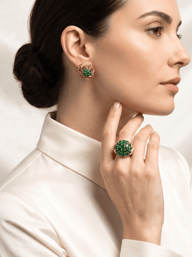 52 Cartier - Demi-parure transformable en or jaune et émeraudes 58 Facettes C17