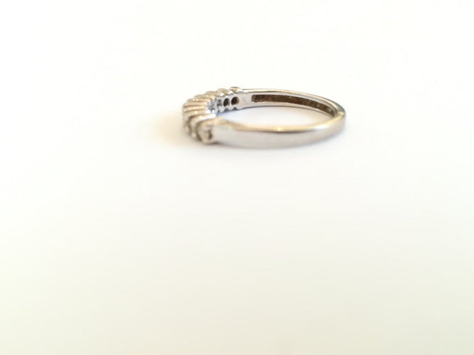 48.5 Demi-alliance - Bague en or blanc et diamants 58 Facettes 00569