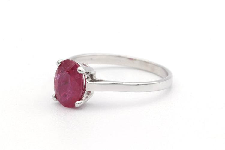 52 Bague contemporaine en or blanc 18 carats et rubis 58 Facettes 19408