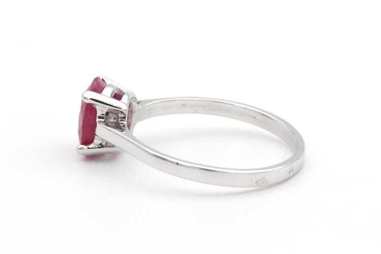 Bague 52 Bague contemporaine en or blanc 18 carats et rubis 58 Facettes 19408