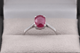 Bague 52 Bague contemporaine en or blanc 18 carats et rubis 58 Facettes 19408