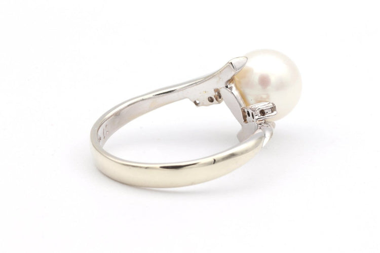 Bague 52 Années 70 - Bague en or blanc, perle et diamants 58 Facettes 19113