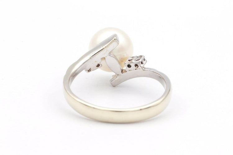 Bague 52 Années 70 - Bague en or blanc, perle et diamants 58 Facettes 19113