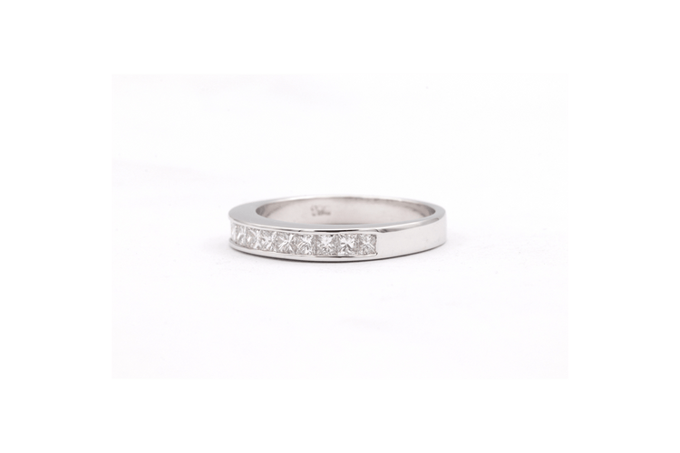 Bague 54 Alliance demi-américaine en or blanc 18 carats et diamants princesse 58 Facettes 19364