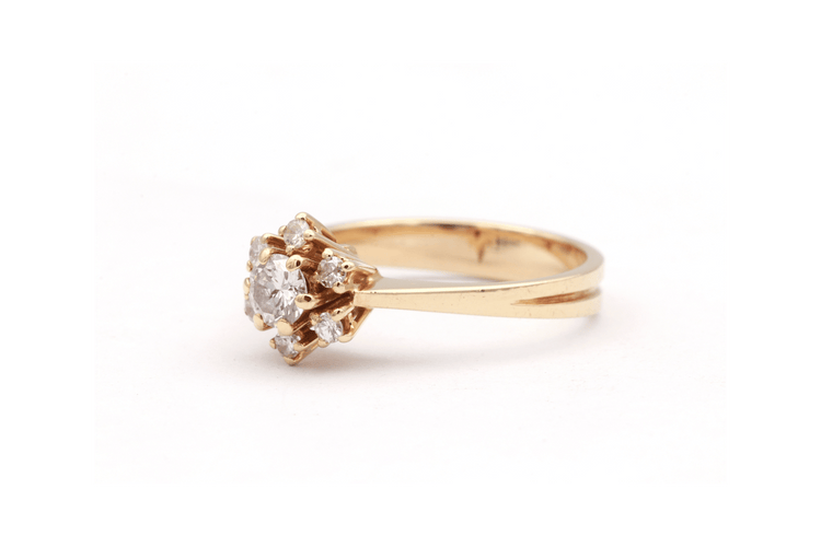 54 Bague contemporaine en or jaune 18 carats et diamants 0,48 ct 58 Facettes 23065
