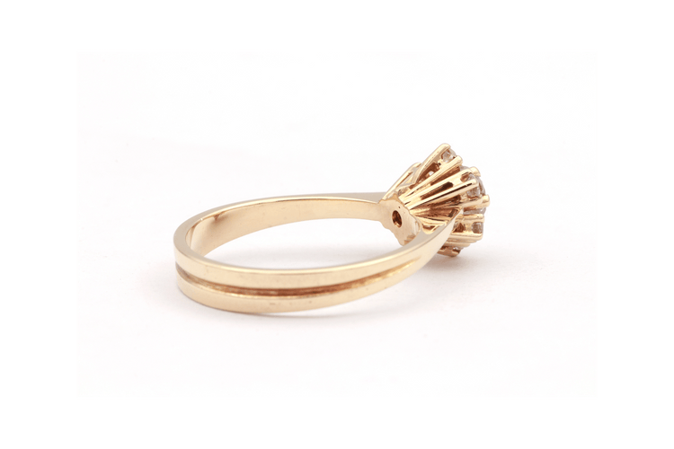 Bague 54 Bague contemporaine en or jaune 18 carats et diamants 0,48 ct 58 Facettes 23065