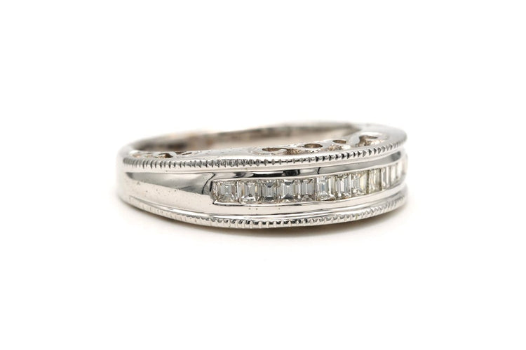 Bague 53 Bague contemporaine en or blanc 18 carats et diamants baguette 58 Facettes 19457