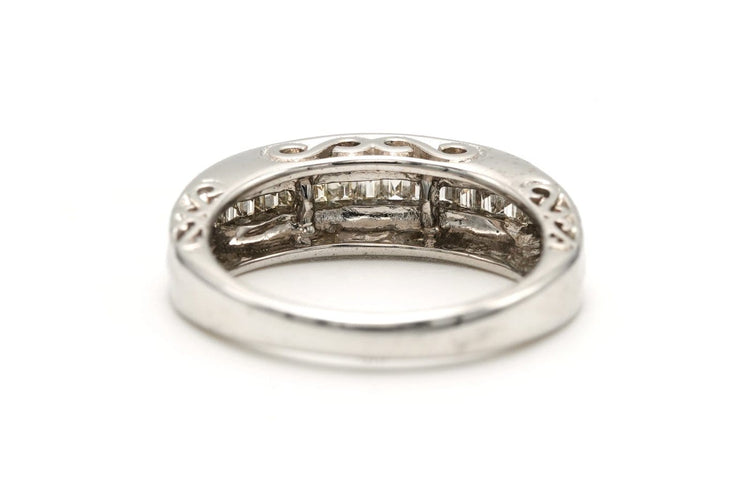 Bague 53 Bague contemporaine en or blanc 18 carats et diamants baguette 58 Facettes 19457