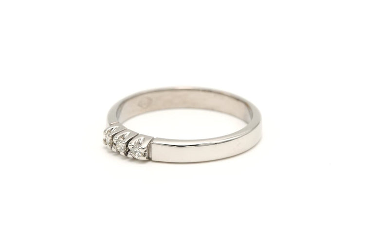 Bague 54 Bague contemporaine en or blanc et diamants 58 Facettes 23060