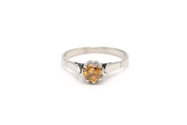 Bague 53 Bague années 50 en or blanc et diamant jaune 58 Facettes 20197